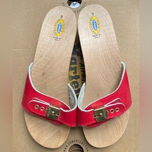 Dr. Scholl’s Red walking sandal